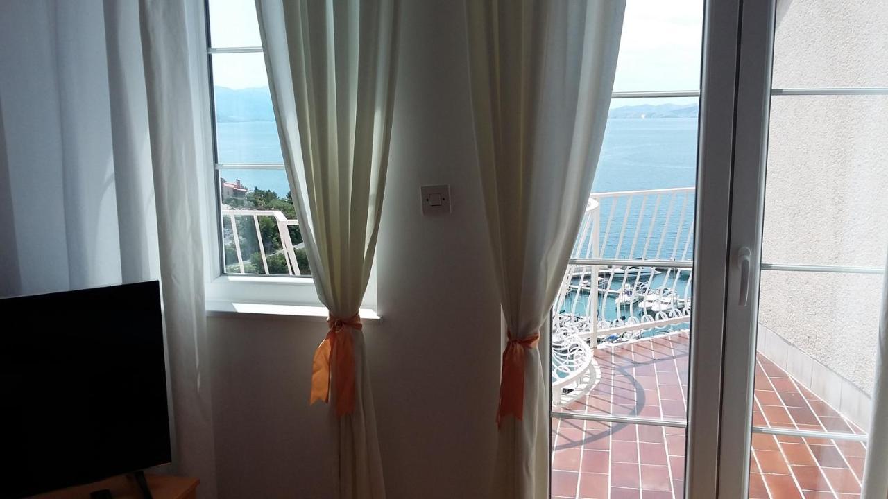 Die Appartements Glavas,Eckwohnunge Fuer 2 Personen Нови-Винодолски Экстерьер фото